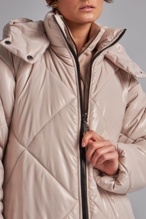 Жіноче пальто утеплене Stimma Аглая. Стильне подовженне пальто з лакової плащівк. . фото 4