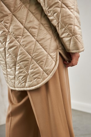 Жіноча куртка Stimma Сатінія. Це стильна куртка з плащової тканини стане чудовою. . фото 4