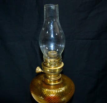 Настольная керосиновая лампа с абажуром.
 Высота 65 см.. . фото 7