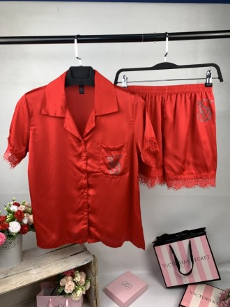 
 
 Пижама Louis Vuitton 2в1 
Рубашка+шорты
Материал : Сатин
Размеры : M, L, XL
. . фото 2