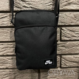 
 
 Барсетка черная с пришивным логотопом Nike :
- Размер: 25 x 18 x 9 см;
- Мат. . фото 1