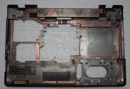 Нижня частина корпуса (поддон) з ноутбука ASUS X64V 13N0-FMA0911 13GNWF1AP081-2
. . фото 3