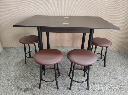 Комплект кухонный: 4 табурета и раскладной стол.
Столешница выполнена из ламинир. . фото 1