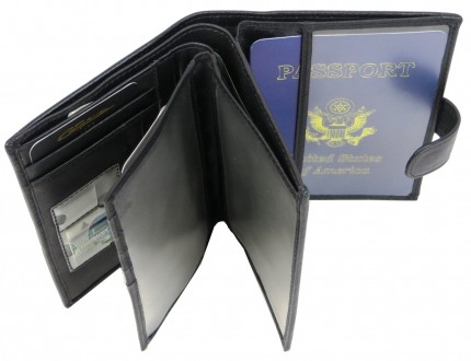 
Вертикальное мужское кожаное портмоне с отделом для паспорта и визитницей Giorg. . фото 9