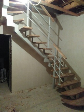 Проектируем, изготавливаем, монтируем лестницы:
- из сосны, ольхи, бука, ясеня,. . фото 7