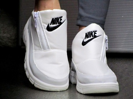 
Женские белые короткие Дутики Nike зимние
р.36,37
Размер в размер
36-23.5 см
37. . фото 5