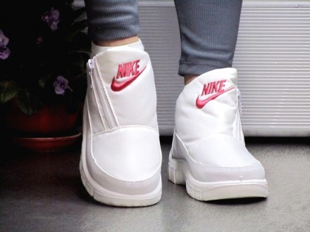 
Женские белые короткие Дутики Nike зимние
р.36
Маломерят на 1 размер
36-23 см
О. . фото 9