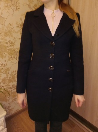 Жіноче зимове (осіннє) пальто чорного кольору зі з;ємним хутряним коміром та поя. . фото 8