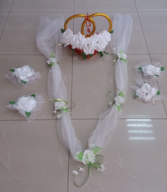 Комплект украшений для свадебного автомобиля жениха и невесты - состав: белые св. . фото 2