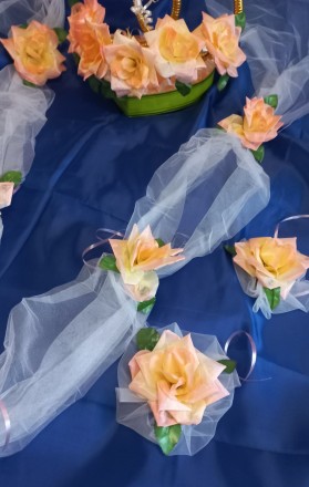 Комплект украшений для свадебного автомобиля жениха и невесты - состав: персиков. . фото 4