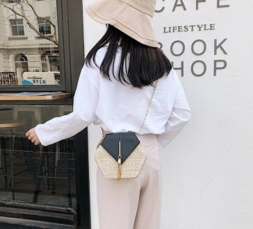 Женская мини сумочка клатч плетеная соломенная маленькая сумка шестигранная
Хара. . фото 6