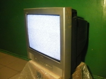 Цветной телевизор корейская сборка LG с плоским экраном диагональ 54см  хорошо п. . фото 5