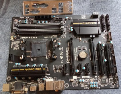 Материнская плата Gigabyte GA-F2A88X-D3H, rev3.0, sFM2+ 5 Видеокарт !. Чернігів. фото 1 Материнская плата Gigabyte GA-F2A88X-D3H, rev3.0, sFM2+ 5 Видеокарт !. Чернігів. фото 1