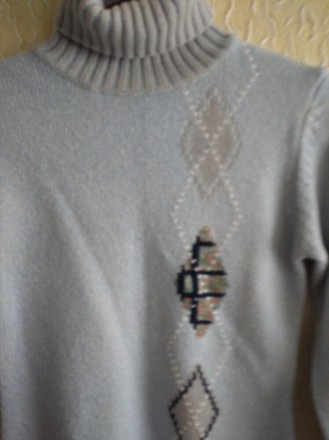 Теплый женский свитер на худеньких или подростков .
Цвет -голубой.
ПОГ 41 см .. . фото 4