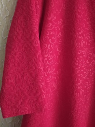 Красное яркое в узорах платье батал, р.52 , Польша.
Состояние - как новое.
Тка. . фото 3