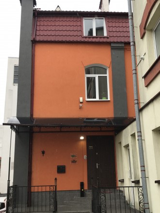 Оренда офісу ЦЕНТР біля ТЦ Форум 150м2. Галицкий. фото 9 Здається в оренду частина офісу 146, 8 м2, 2й поверх офісу (всього 3).
Овпенспе. Галицкий. фото 9