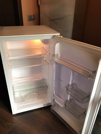 Холодильник  , в отличном рабочем состоянии , есть доставка по городу и обл  Пиш. . фото 2