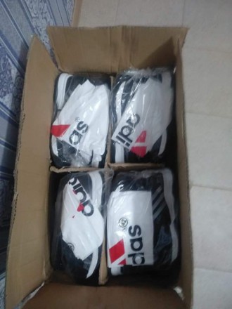 Кросівки нові Адидас розміри 40 и 43 ціна 1000 грн. . фото 3