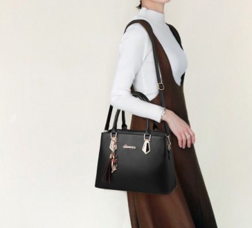
Женская сумка + мини сумочка клатч
 Характеристики:
	
	Материал: качественная П. . фото 6