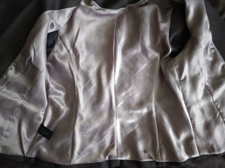 Качественный пиджак р.12, Next.
Цвет - коричневый, неоднотонный.
ПОГ 47 см.
Ш. . фото 4