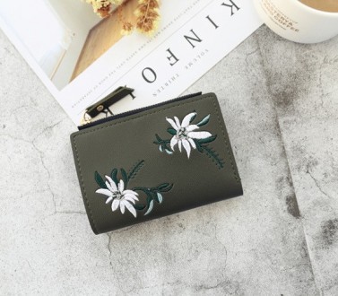 Женский мини кошелек с вышивкой цветочками, маленький портмоне клатч вышивка
Хар. . фото 17