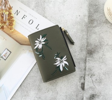 Женский мини кошелек с вышивкой цветочками, маленький портмоне клатч вышивка
Хар. . фото 18