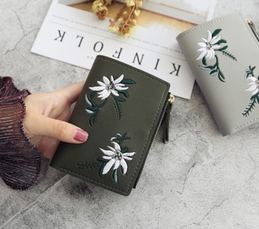 Женский мини кошелек с вышивкой цветочками, маленький портмоне клатч вышивка
Хар. . фото 15