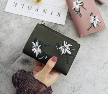 Женский мини кошелек с вышивкой цветочками, маленький портмоне клатч вышивка
Хар. . фото 16