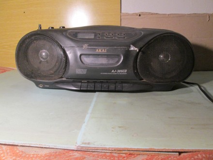 Магнітола AKAI AJ-305CD, стерео, радіо - тюнер, Японія, 50х25х17 см

Магнітола. . фото 3