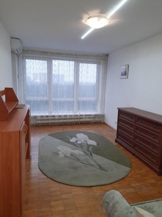 Однокімнатна квартира з панорамним краєвидом на правий берег Києва біля парку Пе. . фото 5