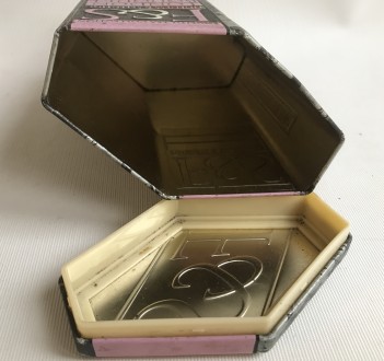 Коробка від чаю LONDON BOUQUET. Метал.
Розмір коробки 12/8 см. Висота 17 см.
Н. . фото 8