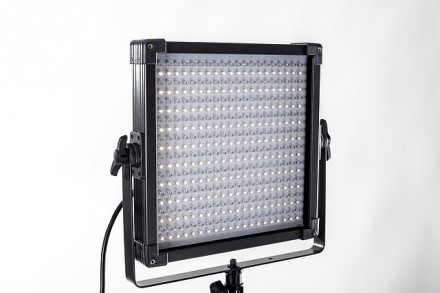 Світлодіодне постійне студійне відео світло LED F&V K4000S (K4000S) (18020002)
L. . фото 3