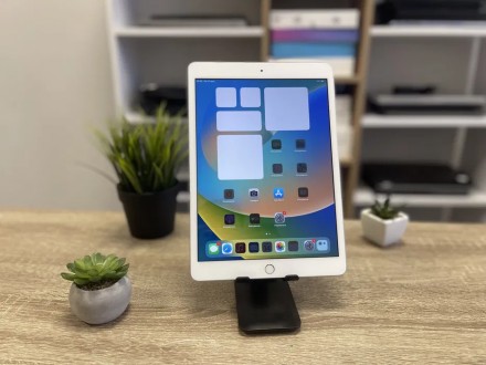Apple Ipad 8 2020 10.5” 32 GB Wifi !. Рівне. фото 1 Apple Ipad 8 2020 10.5” 32 GB Wifi !. Рівне. фото 1