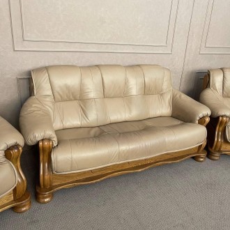 Б/в дуже гарний стан
В комплект входить тримісний , двохмісний диван та крісло
Д. . фото 7