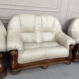 Б/в гарний стан
В комплект входить тримісний диван, двохмісний та крісло
Диван н. . фото 6