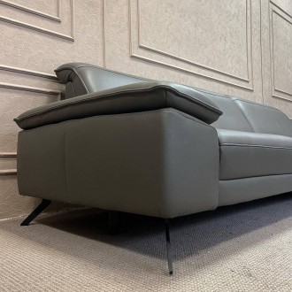 Новий диван(виставковий взірець) з етикеткою
Натуральна шкіра сірого кольору з у. . фото 10