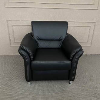 Нове крісло(виставковий зразок)
Натуральна шкіра чорного кольору з усіх боків
Кр. . фото 3