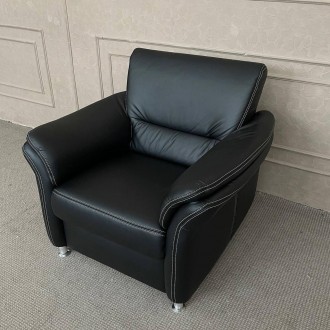 Нове крісло(виставковий зразок)
Натуральна шкіра чорного кольору з усіх боків
Кр. . фото 2