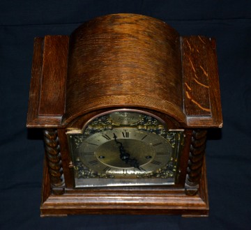 Каминные часы начала-середины 20-го века. Механизм Junghans с боем, латунный циф. . фото 6