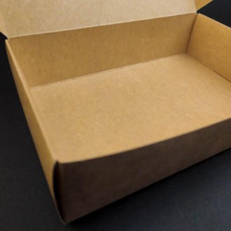 Картонная упаковка для суши изготовлена из первичного крафта и надежно закрывает. . фото 5
