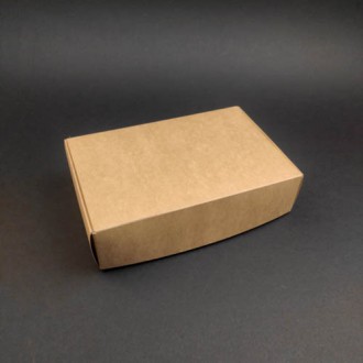 Картонная упаковка для суши изготовлена из первичного крафта и надежно закрывает. . фото 3