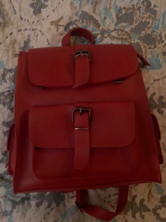 Продам рюкзак жіночий червоний з екошкіри, дуже гарна якість, б/у, стан відмінни. . фото 7