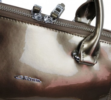 Перламутровая женская кожаная лаковая сумка Giorgio Ferretti бежевая
Описание мо. . фото 10