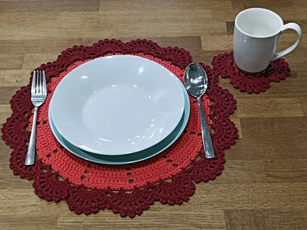 Сервировочные салфетки бордово- караловые для под тарелки и чашки – подарочный н. . фото 3