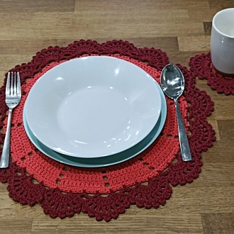 Сервировочные салфетки бордово- караловые для под тарелки и чашки – подарочный н. . фото 2