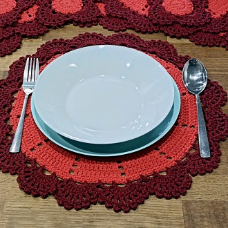 Сервировочные салфетки бордово- караловые для под тарелки и чашки – подарочный н. . фото 4
