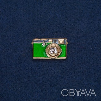 Брошка Фотоапарат золотистий метал із зеленою емаллю і білими каменями 30х17 мм . . фото 1