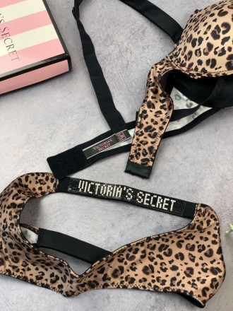 Комплект женский Victoria’s Secret Rhinestone
Трусики + топ в пакете и упаковочн. . фото 5