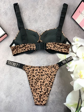 Комплект женский Victoria’s Secret Rhinestone
Трусики + топ в пакете и упаковочн. . фото 4