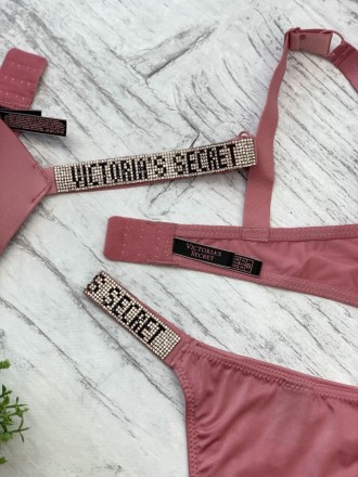 Комплект жіночий Victoria's Secret Rhinestone
Трусики + топ у пакеті та паковаль. . фото 4